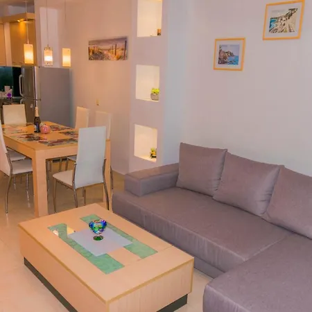 Life Resort- фемили Apartment *
