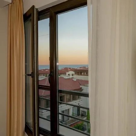 Life Resort- фемили Apartment *