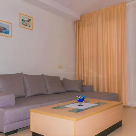 Life Resort- фемили Apartment